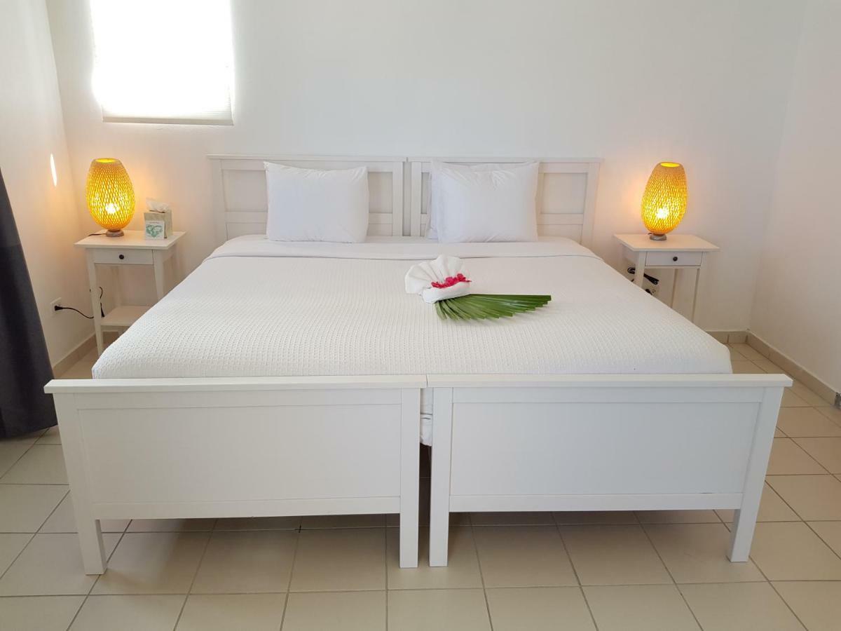 Turtle'S Nest Beach Resort Meads Bay Екстер'єр фото